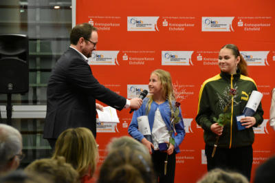 Fechterin Philomena Meier (Mitte) wurde als Nachwuchssportlerin des Jahres ausgezeichnet.